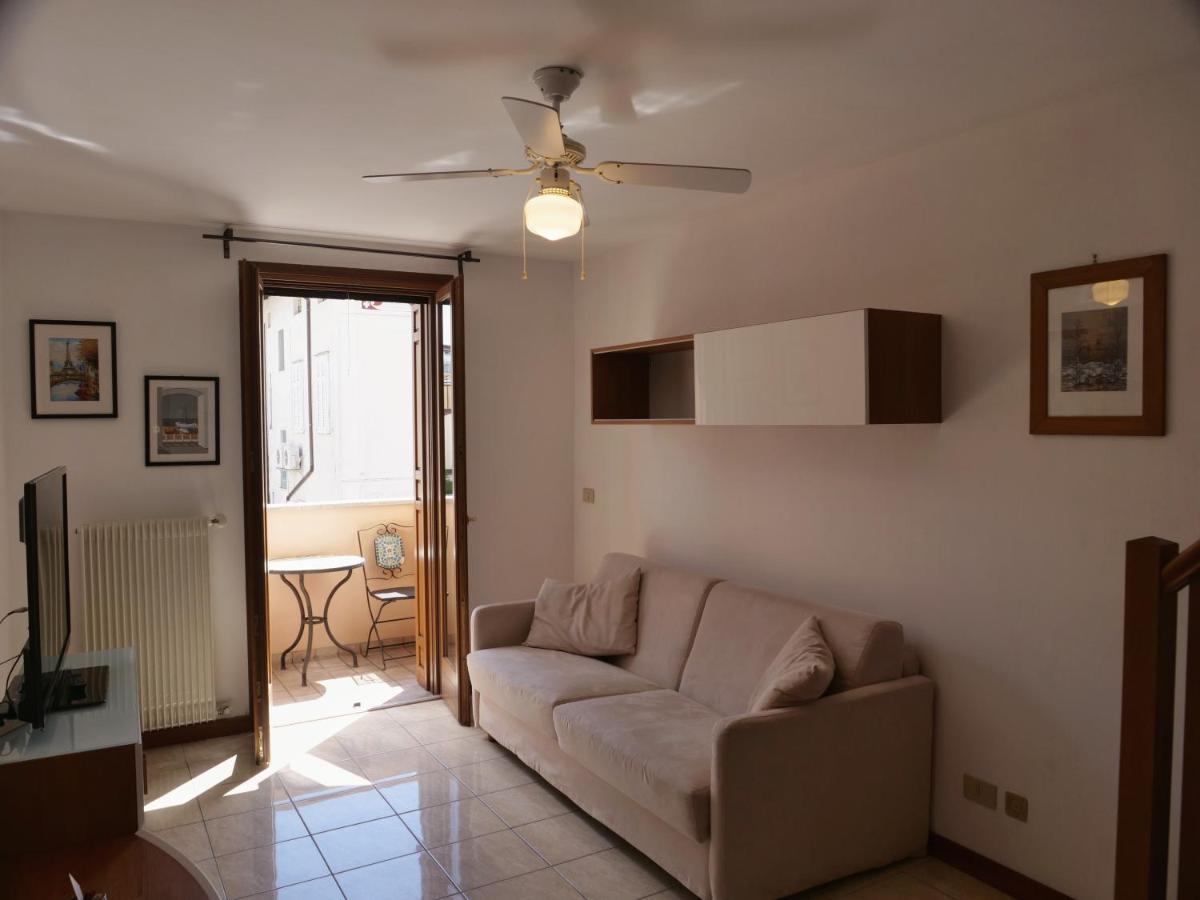 Lounge Del Duca, Centralissimo Bicamere Su Due Livelli - Posto Auto A Richesta Grado Exterior foto