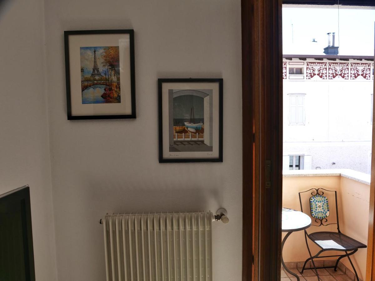 Lounge Del Duca, Centralissimo Bicamere Su Due Livelli - Posto Auto A Richesta Grado Exterior foto