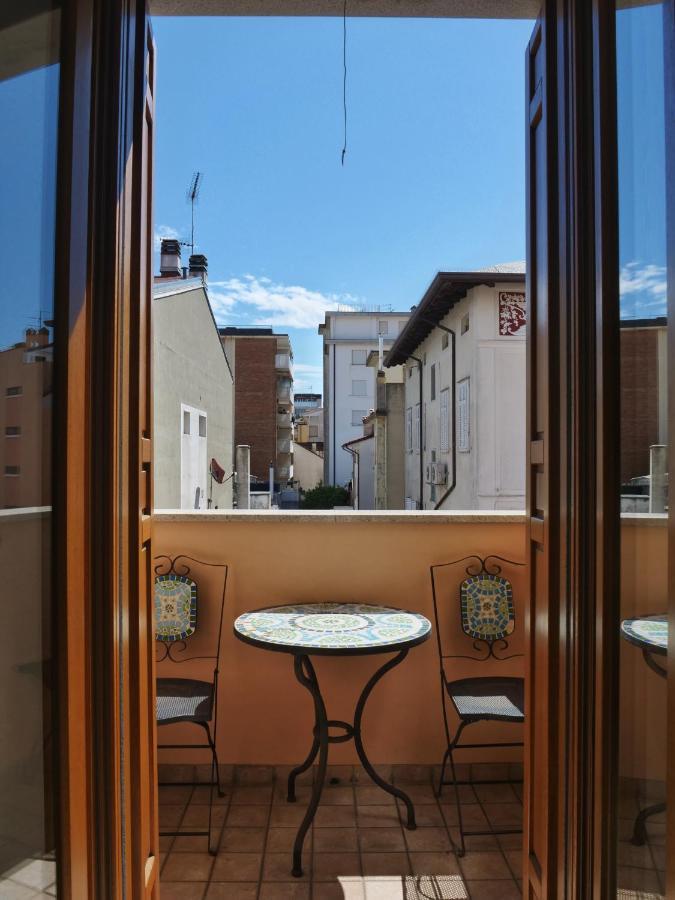 Lounge Del Duca, Centralissimo Bicamere Su Due Livelli - Posto Auto A Richesta Grado Exterior foto
